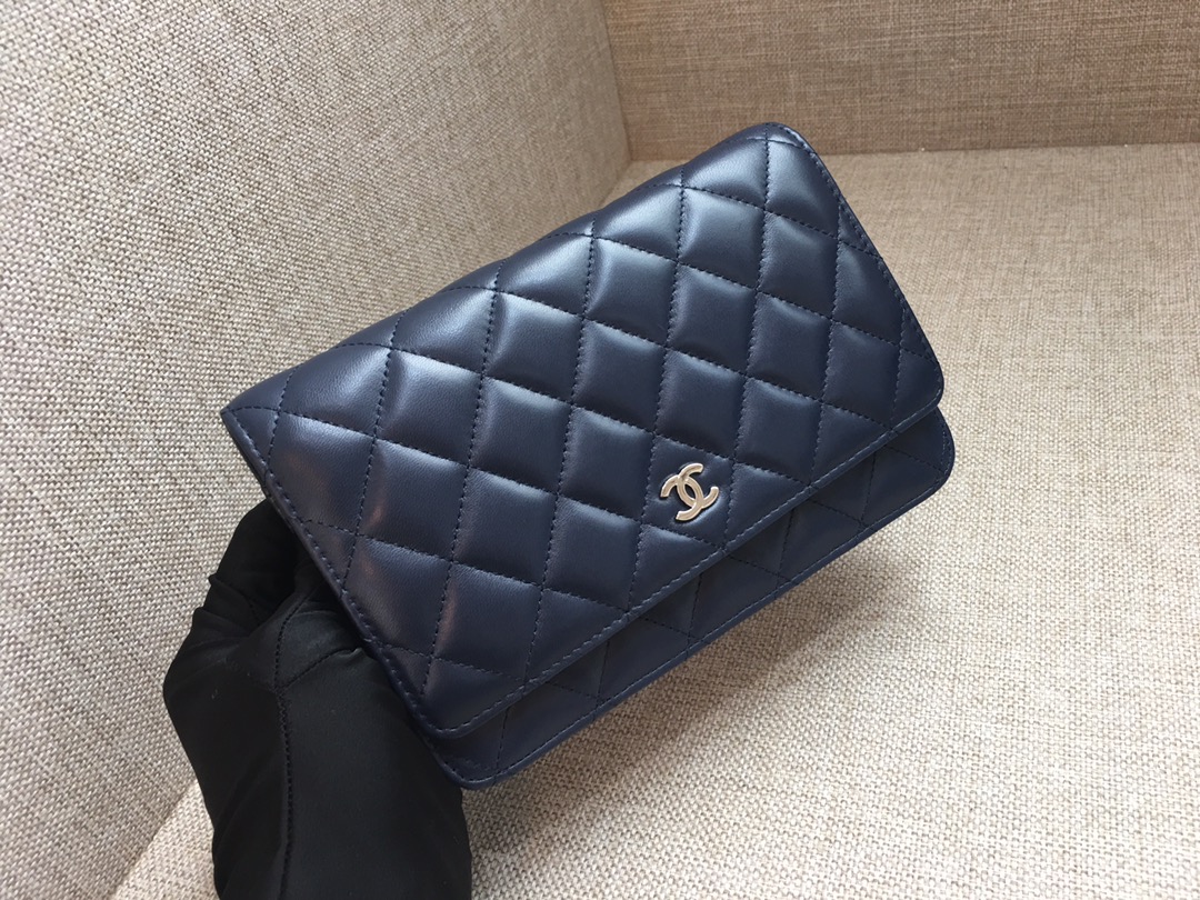 Lambskin Wallet On Chain Shoulder Bag A33814 Dark Blue/Silver